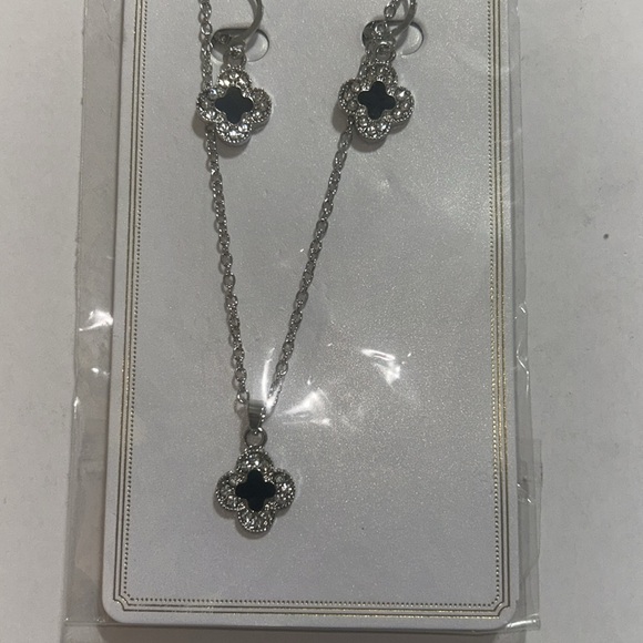 5/$20 Crystal Collection Necklace & Earring Set - Picture 2 of 6